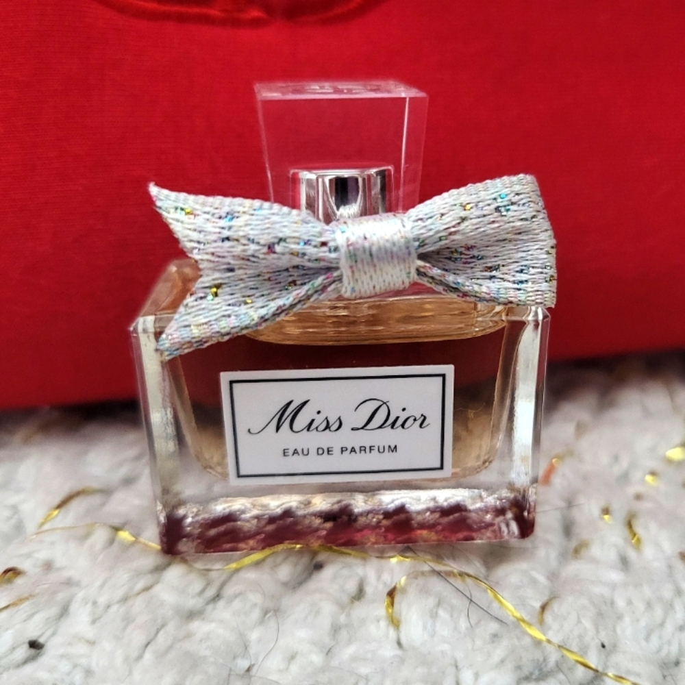 Dior Red Cosmetic Bag With Miss Dior Eau De Parfum - Picture 2 of 3
